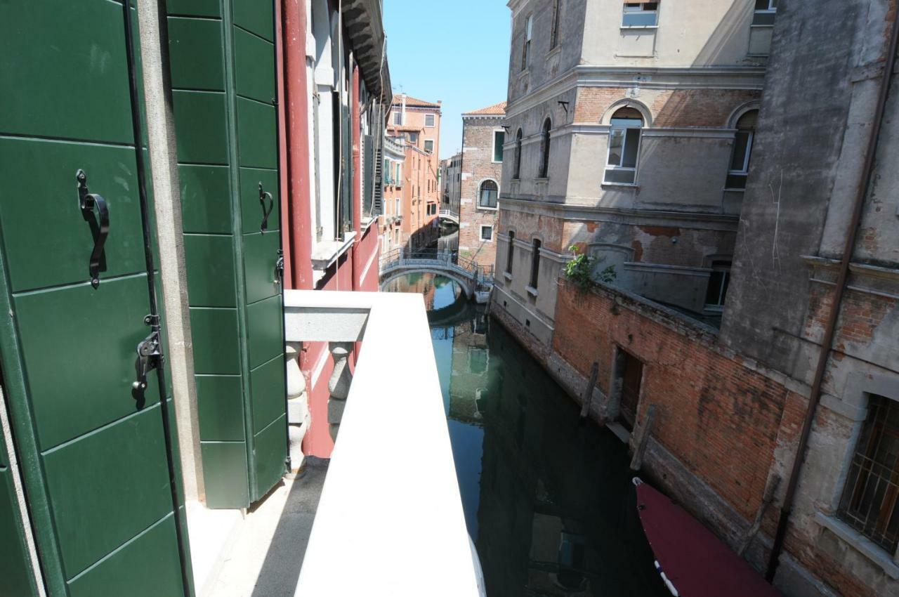 Sunny Canal A/c Wifi Apartment